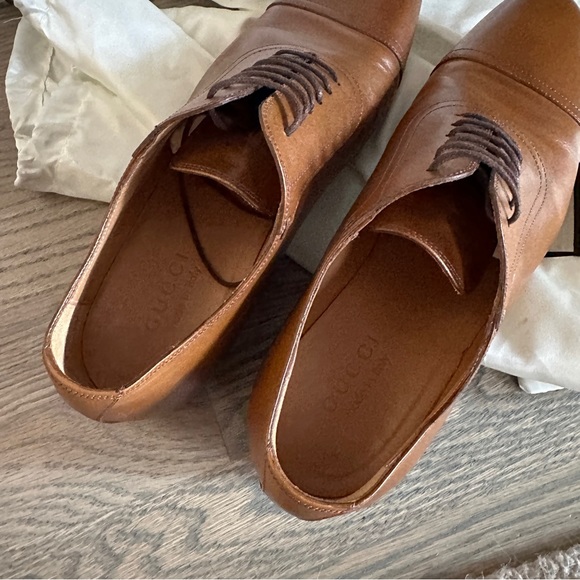 GUCCI Lace Up Oxfords - Picture 4 of 4